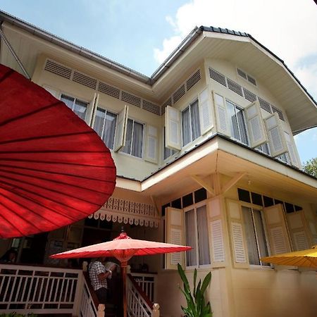 Baan Dinso Hostel Bangkok Exterior photo