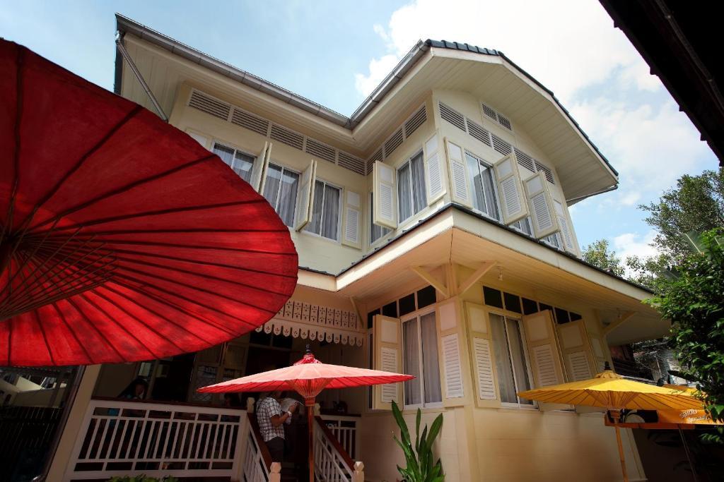 Baan Dinso Hostel Bangkok Exterior photo